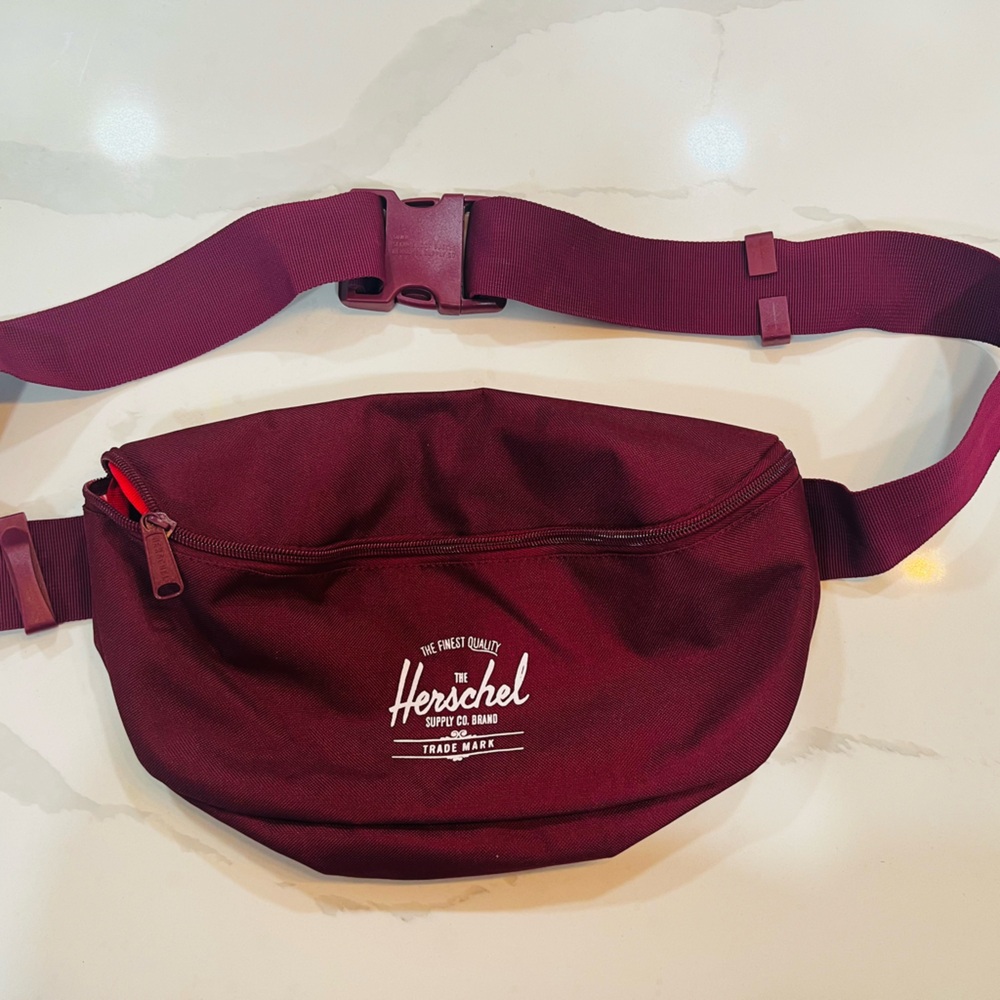 Vintage Hershel Fanny belt bag in maroon